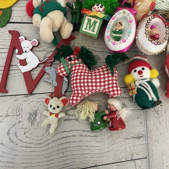 Vintage Lot Of 25 Various Mini Christmas Ornaments Painted Made In Taiwan - Picture 6 of 7